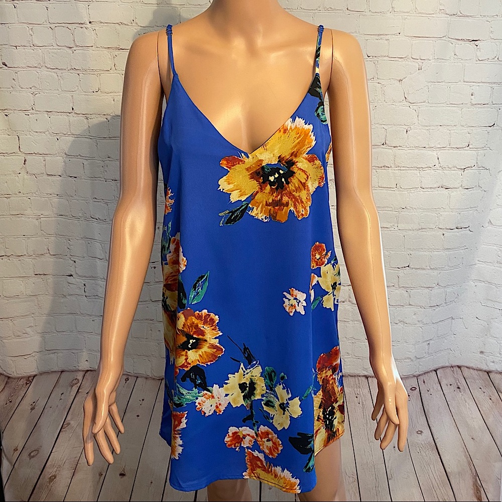 Lulu’s blue floral spaghetti strap dress
